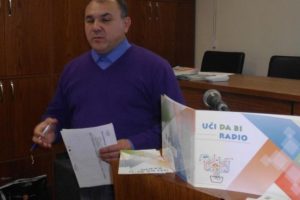 NARODNA biblioteka Vlasotince: Predstavljena knjiga Srbe Takića „O živuljkama, travkama i sličnim stavkama“