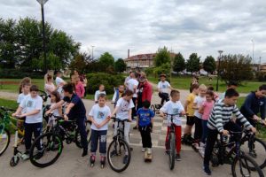 RINGERAJA: Tradicionalna porodična vožnja u Leskovcu