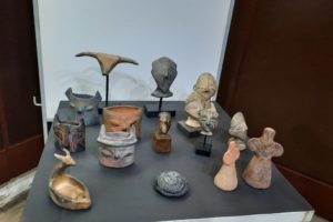 OTVORENA IZLOŽBA „TRAGOVIMA VINČANSKE KULTURE“ MILENE NIKOLIĆ