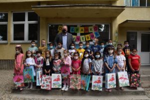 LESKOVAC: GRADONAČELNIK DR GORAN CVETANOVIĆ U BRESTOVCU POSETIO PRVAKE I MALIŠANE U VRTIĆU