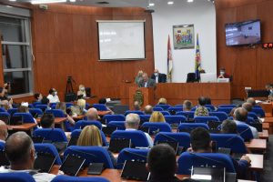 GRADONAČELNIK LESKOVCA DR GORAN CVETANOVIĆ ODRŽAO SASTANAK SA DIREKTORIMA OSNOVNIH I SREDNJIH ŠKOLA