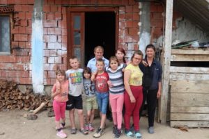 ХФ Покрени живот: Помозите да саградимо дом вишечланој породици Стошић!