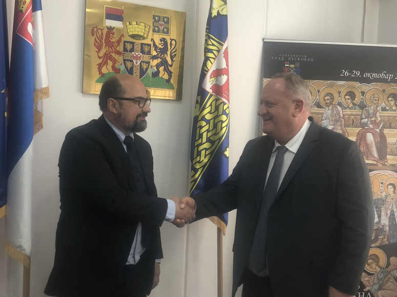 Gradonačelnik Leskovca dr Goran Cvetanović sa direktorom Mreže asocijacije lokalnih samouprava Gradonačelnik Leskovca dr Goran Cvetanović sa direktorom Mreže asocijacije lokalnih samouprava