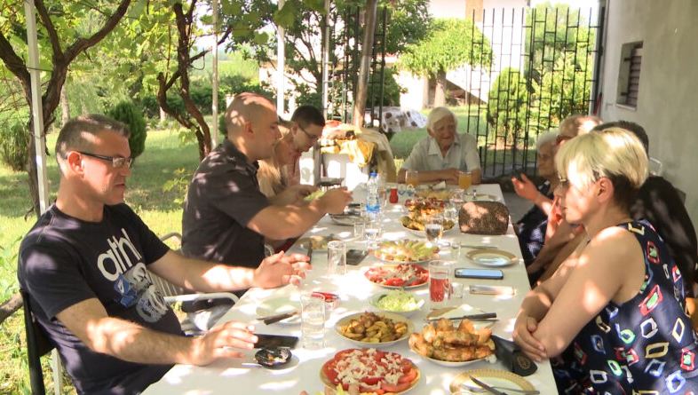 Dr Petar Đekić (96): Kako živeti dugo i zdravo – „Hod je lek za vek!“ Dr Petar Đekić (96): Kako živeti dugo i zdravo – „Hod je lek za vek!“