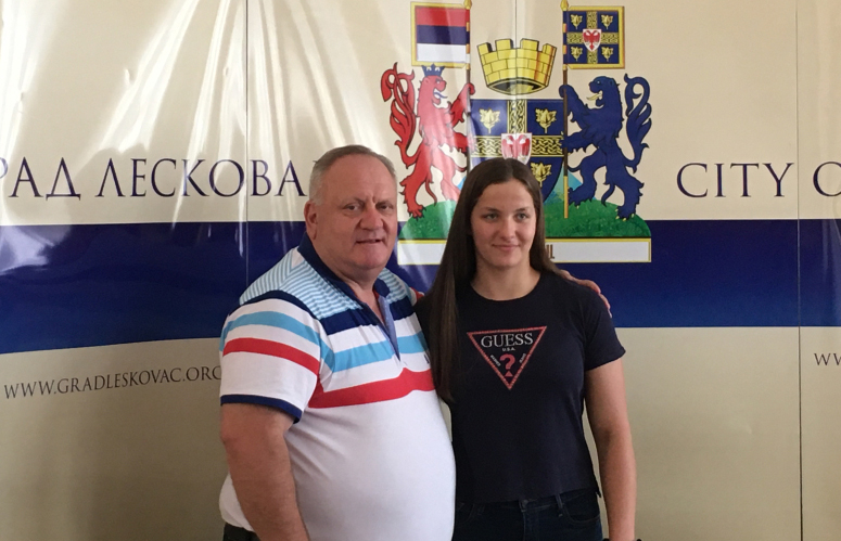 Dr Goran Cvetanović organizovao prijem za Ninu Stanisavljević, najbolju plivačicu Srbije