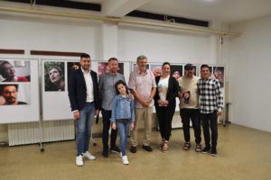 Vlasotince: Izložba „Portreti sa intervjua – od lica do lica“, autor Anđeko Vasiljević