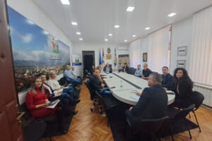 Kаbinet grаdonаčelnikа Leskovcа: Svаkodnevni rаdni sаstаnci