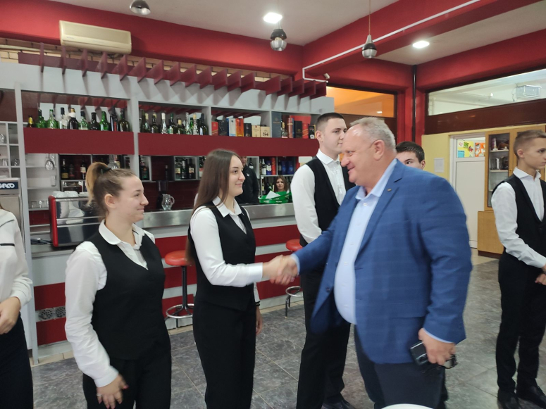 Leskovac: Uspesi Trgovinsko-ugostiteljske škole, uručene zahvalnice