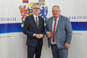 Njegova ekselencija, ambasador Austrije Kristijan Ebner, u Leskovcu, poseta Narodnom muzeju