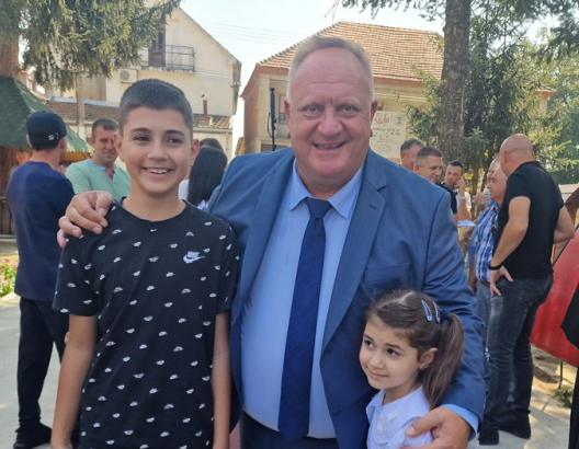 Leskovac – Manojlovce: Gradonačelnik dr Goran Cvetanović obišao prvake OŠ „Radoje Domanović“ Leskovac – Manojlovce: Gradonačelnik dr Goran Cvetanović obišao prvake OŠ „Radoje Domanović“