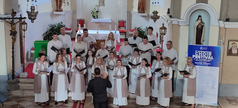 Crkveno-pevačko družina „Branko“: Uspeh na festivalu horova u Herceg Novom Crkveno-pevačko družina „Branko“: Uspeh na festivalu horova u Herceg Novom