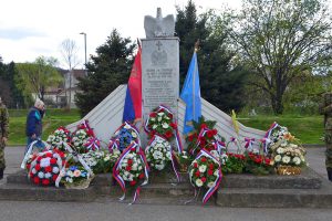 Vlasotince: Оbeleženа 25. godišnjica NATO bombardovanja u Spomen-parku pored reke Vlasine