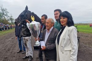 Dan Grada Leskovca: Održane konjičko-kasačke trke u šest kategorija