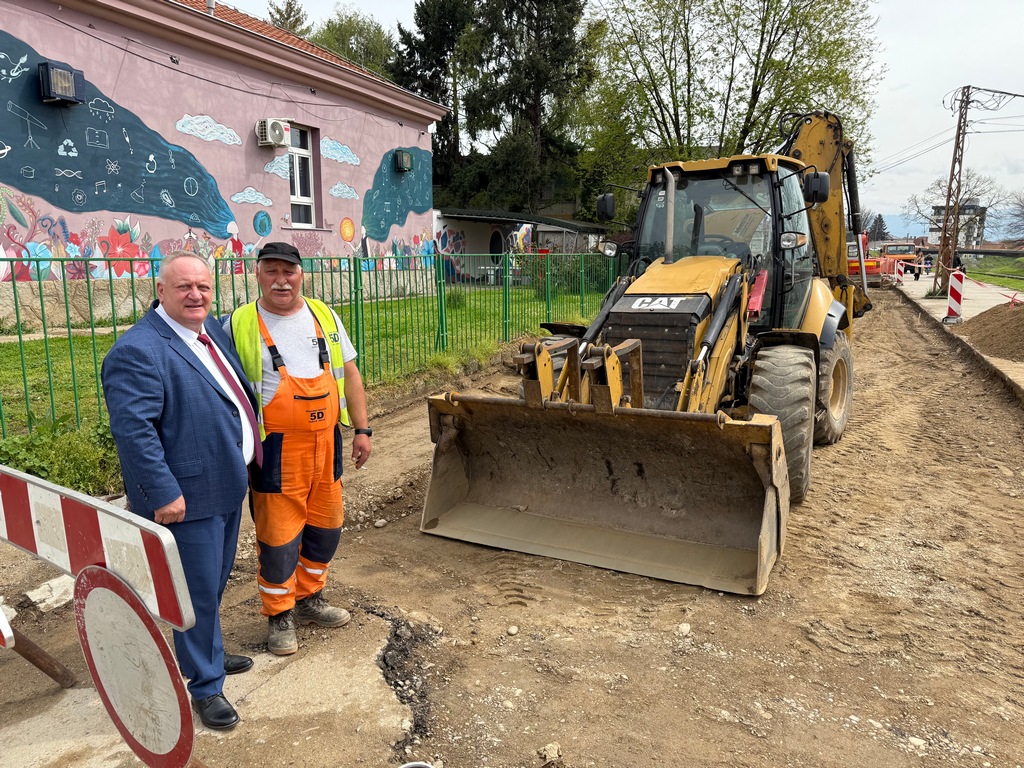 Leskovac: Gradonačelnik dr Goran Cvetanović obišao radove na rehabilitaciji ulice Vlade Đorđevića