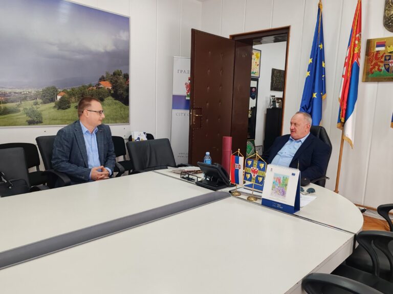 Leskovac: Oktobarska nagrada poshumno dodeljena čuvenom Dragiju Gligorijeviću Buretu, čuvenom roštilj majstoru Leskovac: Oktobarska nagrada poshumno dodeljena čuvenom Dragiju Gligorijeviću Buretu, čuvenom roštilj majstoru