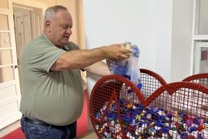 Leskovac: Akcija „Čep za hendikep“, učestvuje mnogo poznatih sugrađana