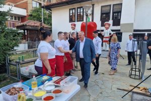 TOL – Leskovac: Dani leskovačke mućkalice i šopskog folklora
