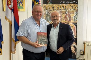 Leskovac: Knjiga „Spomenik“, autor mr Zoran Lubura, gost gradonačelnika dr Gorana Cvetanovića