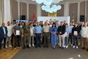 Leskovac. Uručena 24 ugovora za dobrovoljno služenje vojnog roka