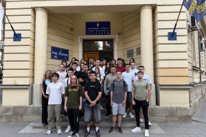 Leskovac: Vukovci srednjih škola krenuli na šestodnevnu ekskurziju