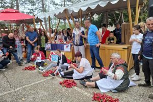Donja Lokošnica: Održana manifestacija „Dani paprike“ u „crvenom selu“