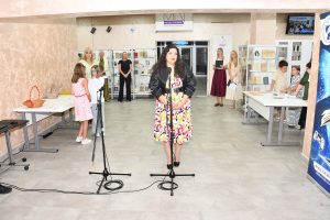 Humanitarna izložba kolaža „Iščekivanje“ Nadice Stojanović u Gradskoj biblioteci „Vladislav Petković Dis“ – Čačak