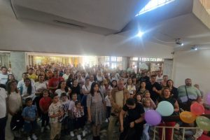 Leskovac: Dr Goran Cvetanović posetio OŠ „Vasa Pelagić“, prvacima uručeni pokloni