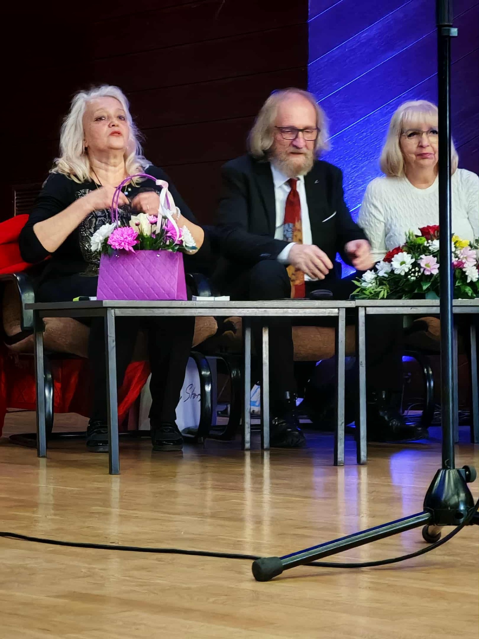 Ljijana Gligorijević, pesnikinja nagrađena na Međunarodnoj književnoj manifestaciji u Smederevu Ljijana Gligorijević, pesnikinja nagrađena na Međunarodnoj književnoj manifestaciji u Smederevu