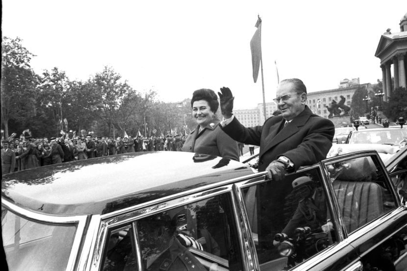 Još sam pod utiskom one slike kada ubica peva državnom vrhu i pitam se da li je to bila namera ili je nekome to promaklo!