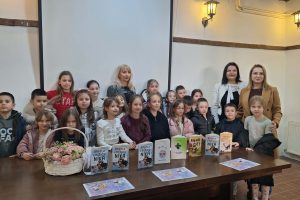 Narodna biblioteka „Desanka Maksimović“: Druženje đaka sa pesnikinjom Lelom Stojanović
