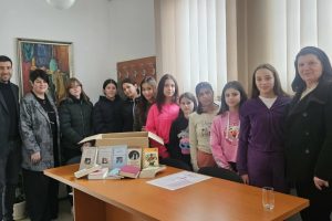 Narodna biblioteka „Desanka Maksimović“- Vlasotince: Školama poklanjala knjige