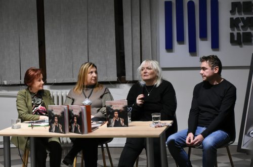Leskovački kulturni centar: Promovisana knjiga „Hedonisti“ književnice Sanje Domazet Leskovački kulturni centar: Promovisana knjiga „Hedonisti“ književnice Sanje Domazet
