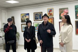Lebane: Otvorena zajednička izložba slika „Paleta 53“, autori Bratislav Anđelović Bata iz Vučja i Gordane Spasić
