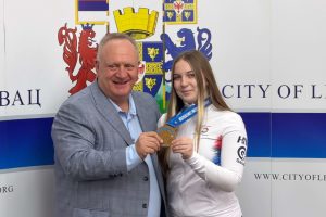 Leskovac: Isplaćena novčana nagrada Leni Ristić za osvojenu zlatnu medalju na Evropskom prvenstvu u gađanju vazdušnim oružjem