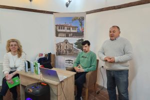 Narodna biblioteka Vlasotince: Promovisana zbirke pesama za decu „Kad se sunce probudi“, autor Jelena Janković, predsednica Udruženja pisaca Leskovac