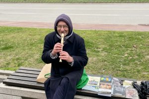 Zoran Jovanović Jajinski: Sviram, prodajem knjige, ni hladno vreme mi nije prepreka!