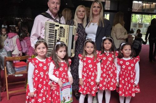 Vlasotince: Polaznici vrtića PU „Milka Dimanić“ na Festivalu muzičkih stvaralaca za decu Vlasotince: Polaznici vrtića PU „Milka Dimanić“ na Festivalu muzičkih stvaralaca za decu