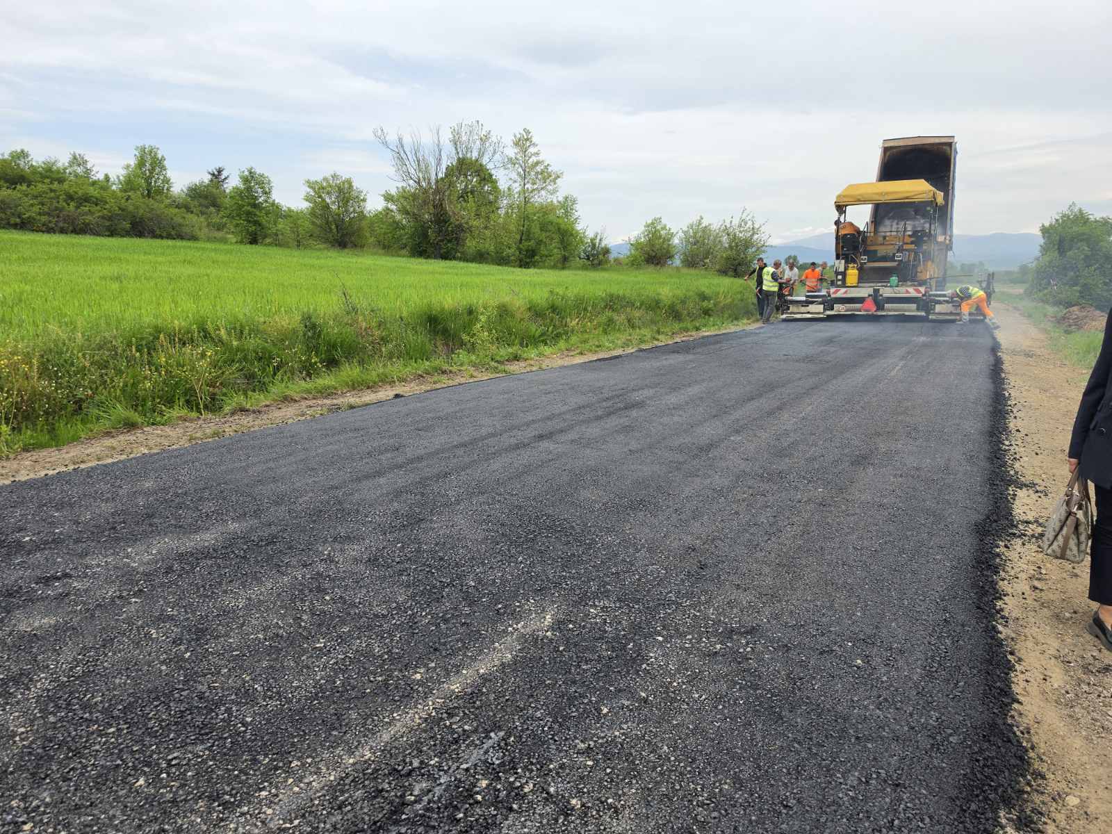 Leskovac: Nastavlja se rehabilitacija dela opštinskog puta kod Gornje Jajine Leskovac: Nastavlja se rehabilitacija dela opštinskog puta kod Gornje Jajine