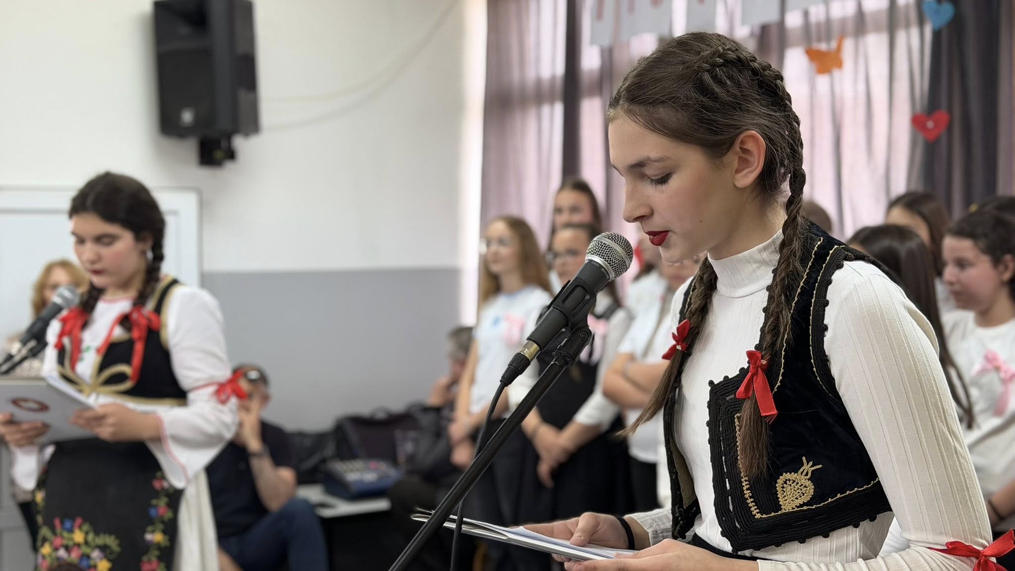 Leskovac: OŠ „Milutin Smiljković“ u Vinarcu prigodnim programom obeležila 116. godinu postojanja i rada Leskovac: OŠ „Milutin Smiljković“ u Vinarcu prigodnim programom obeležila 116. godinu postojanja i rada