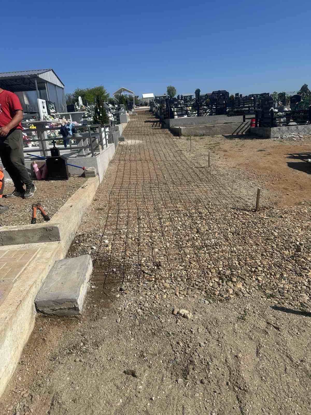 Leskovac: JKP „Komunalac“ počeo uređenje i sanaciju staza Svetolilijskog groblja