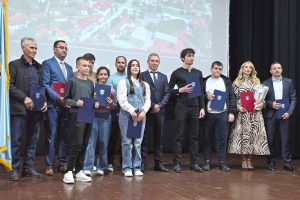 Medveđa: Obeležen Dan opštine, uručena priznanja