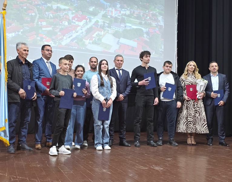 Medveđa: Obeležen Dan opštine, uručena priznanja