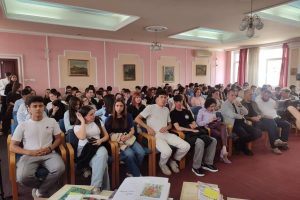 Gimnazija Leskovac: Vukove diplome pripale 43 učenika, đak generacije Luka Manasić