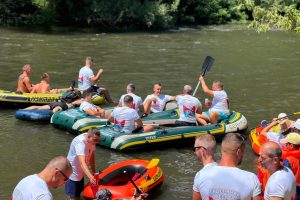 „Grdelička regata 2026“: Oko 250 učesnika spistilo se Južnom Moravom od Plavog mosta do Dobrotina