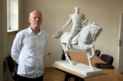Treće doba u zavičaju: Do kraja godine u Leskovcu će biti podignut spomenik kralju Milanu I Obrenoviću Treće doba u zavičaju: Do kraja godine u Leskovcu će biti podignut spomenik kralju Milanu I Obrenoviću