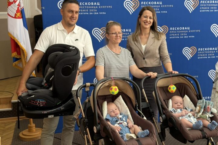 Leskovac: Uručena 193 auto-sedišta za bebe rođene od aprila do juna 2026.